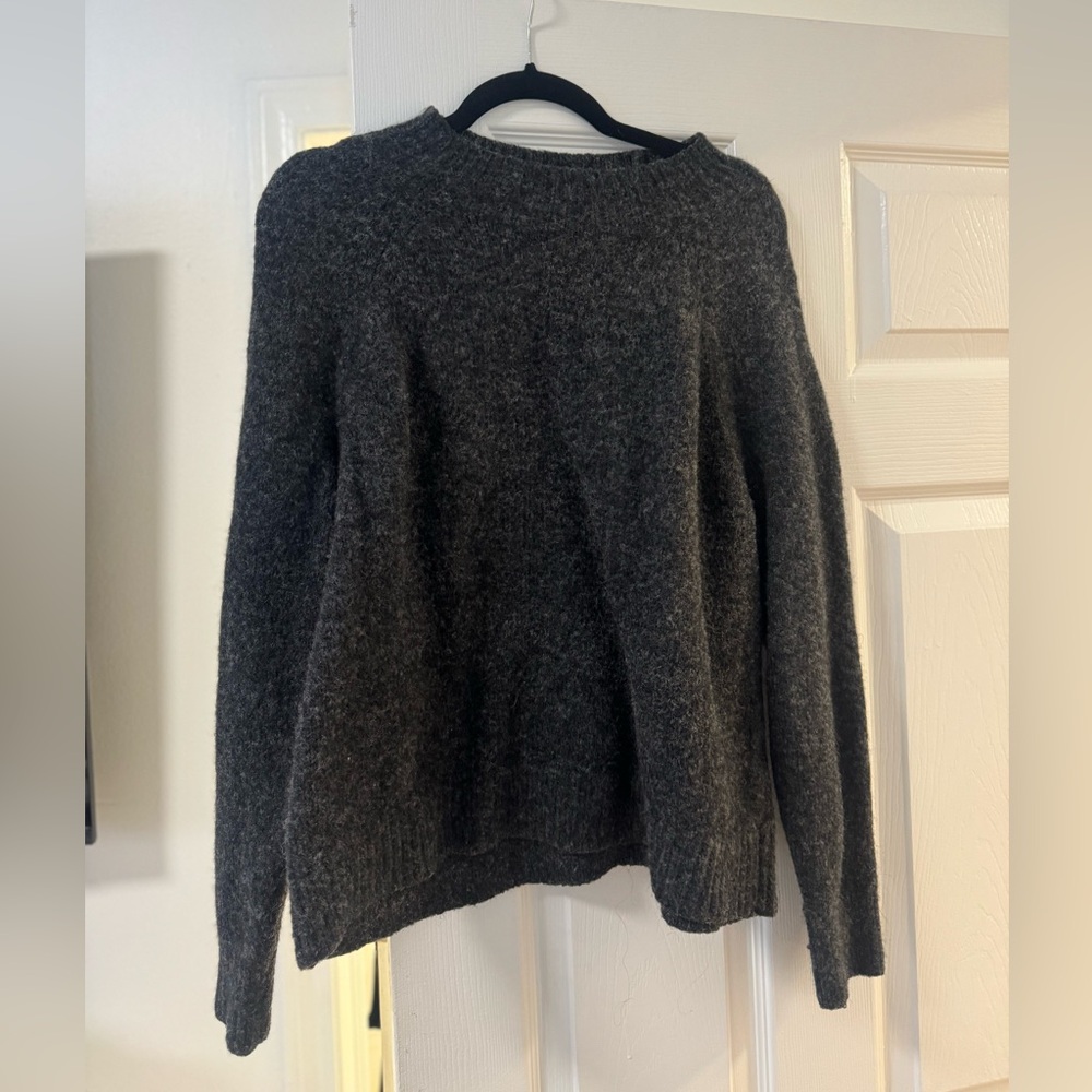 Banana Republic Charcoal Knit Pullover Crew Sweater